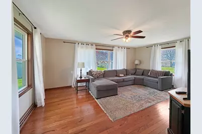 2711 Royal Oaks Drive, Freeport, IL 61032 - Photo 14