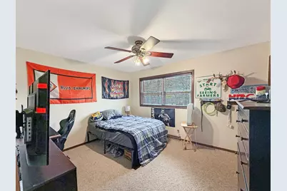 2711 Royal Oaks Drive, Freeport, IL 61032 - Photo 32