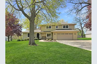 2711 Royal Oaks Drive, Freeport, IL 61032 - Photo 1