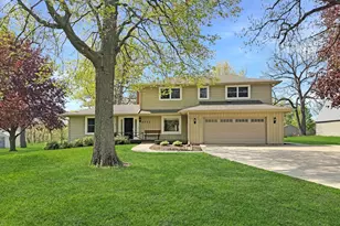2711 Royal Oaks Dr, Freeport, IL 61032 - Photo 1