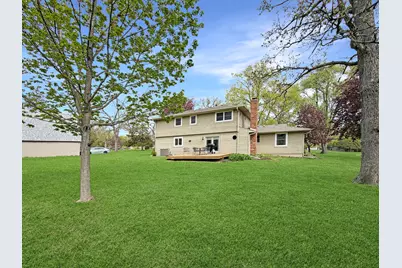 2711 Royal Oaks Drive, Freeport, IL 61032 - Photo 4