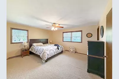 2711 Royal Oaks Drive, Freeport, IL 61032 - Photo 28