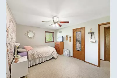 2711 Royal Oaks Drive, Freeport, IL 61032 - Photo 24