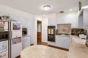 9308 Karlov Ave, Skokie, IL 60076 - Photo 4