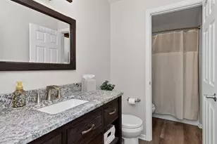 7040 Remington Ct, Woodridge, IL 60517 - Photo 18