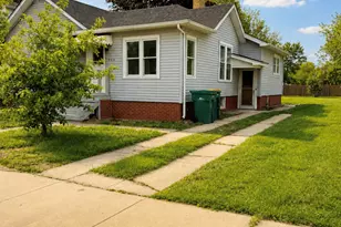 504 E Stanton St, Streator, IL 61364 - Photo 2