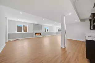 8011 S Oconto Ave, Bridgeview, IL 60455 - Photo 22