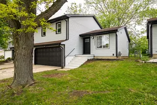 1307 Bancroft Dr, Bloomington, IL 61704 - Photo 4