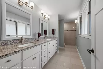 8248 Middlebury Avenue, Woodridge, IL 60517 - Photo 16