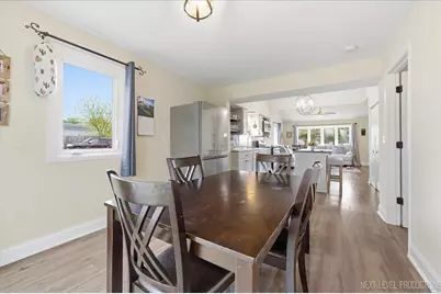 138 N Calhoun Street, Aurora, IL 60505 - Photo 8
