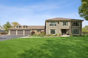 6731 Estate Ln, Long Grove, IL 60047 - Photo 2