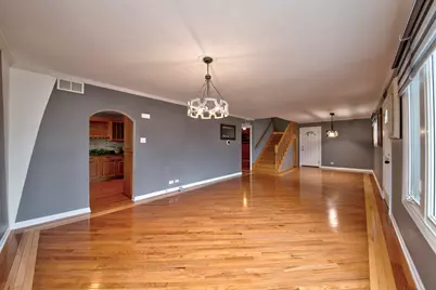 2659 Eisenhower Drive, Des Plaines, IL 60018 - Photo 6