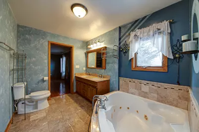 2659 Eisenhower Drive, Des Plaines, IL 60018 - Photo 16