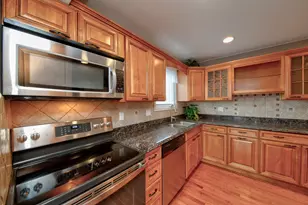 2659 Eisenhower Dr, Des Plaines, IL 60018 - Photo 8