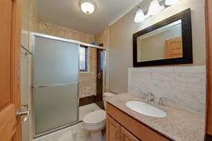 2659 Eisenhower Dr, Des Plaines, IL 60018 - Photo 22