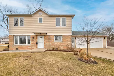 2659 Eisenhower Drive, Des Plaines, IL 60018 - Photo 1