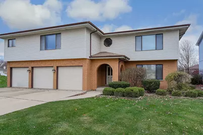 310 Starling Court #B, Bloomingdale, IL 60108 - Photo 1