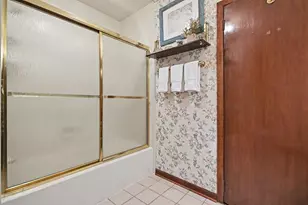 6433 W 82nd St, Burbank, IL 60459 - Photo 16