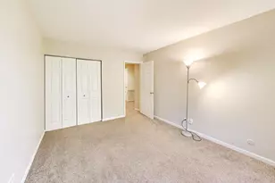 64 Bright Oaks Cir, Cary, IL 60013 - Photo 18