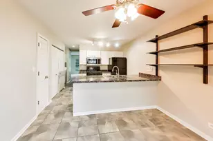 64 Bright Oaks Cir, Cary, IL 60013 - Photo 8