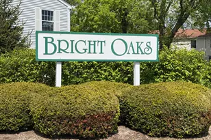 64 Bright Oaks Cir, Cary, IL 60013 - Photo 2