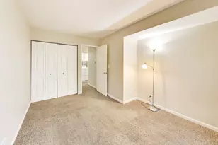 64 Bright Oaks Cir, Cary, IL 60013 - Photo 12