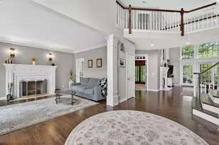 40W310 Waterford Ln, Saint Charles, IL 60175 - Photo 4