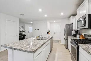 1245 Prairie View Pkwy, Cary, IL 60013 - Photo 10