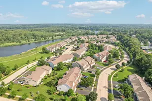 1245 Prairie View Pkwy, Cary, IL 60013 - Photo 32