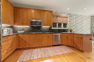 2148 Royal Ridge Dr, Northbrook, IL 60062 - Photo 10