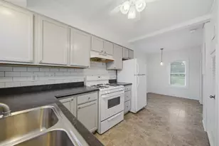 905 S 5th St, Dekalb, IL 60115 - Photo 10