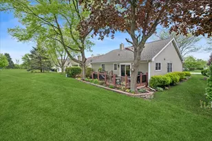 569 Rose Ln, Bartlett, IL 60103 - Photo 32