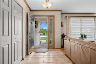 569 Rose Ln, Bartlett, IL 60103 - Photo 4