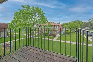 718 Newton Ct, Schaumburg, IL 60193 - Photo 18