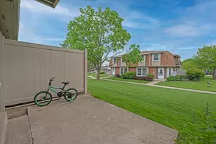 718 Newton Ct, Schaumburg, IL 60193 - Photo 24