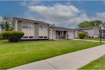 691 Westmere Road, Des Plaines, IL 60016 - Photo 1