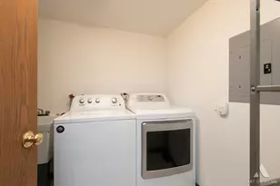 9510 S Kolmar Ave, Oak Lawn, IL 60453 - Photo 22