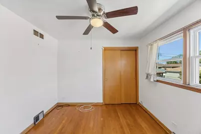 14522 S Calhoun Avenue, Burnham, IL 60633 - Photo 8