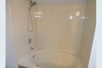 1334 Gloucester Circle, Carol Stream, IL 60188 - Photo 20