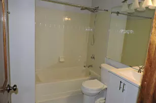 1334 Gloucester Cir, Carol Stream, IL 60188 - Photo 12