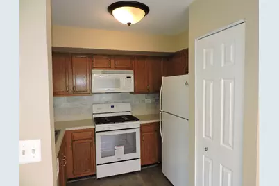 1334 Gloucester Circle, Carol Stream, IL 60188 - Photo 8