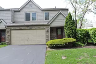 1334 Gloucester Cir, Carol Stream, IL 60188 - Photo 2