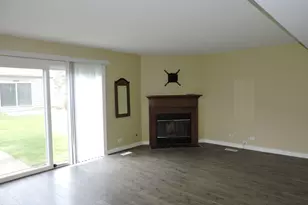 1334 Gloucester Cir, Carol Stream, IL 60188 - Photo 6
