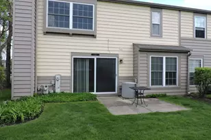 1334 Gloucester Cir, Carol Stream, IL 60188 - Photo 4