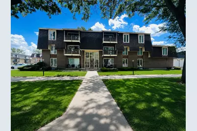 5721 W 103rd Street #203, Oak Lawn, IL 60453 - Photo 2