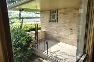 2329 W 3100N Rd, Bourbonnais, IL 60914 - Photo 2
