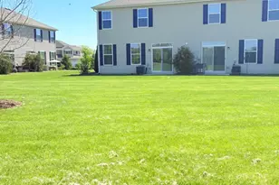 2001 Stuttle Rd, Batavia, IL 60510 - Photo 12
