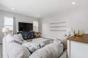 2013 Rosehall Dr, Joliet, IL 60431 - Photo 10