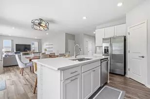 2013 Rosehall Dr, Joliet, IL 60431 - Photo 4