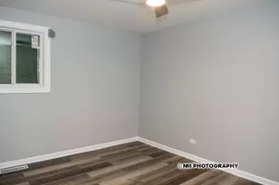 9540 S Bennett Ave, Chicago, IL 60617 - Photo 14